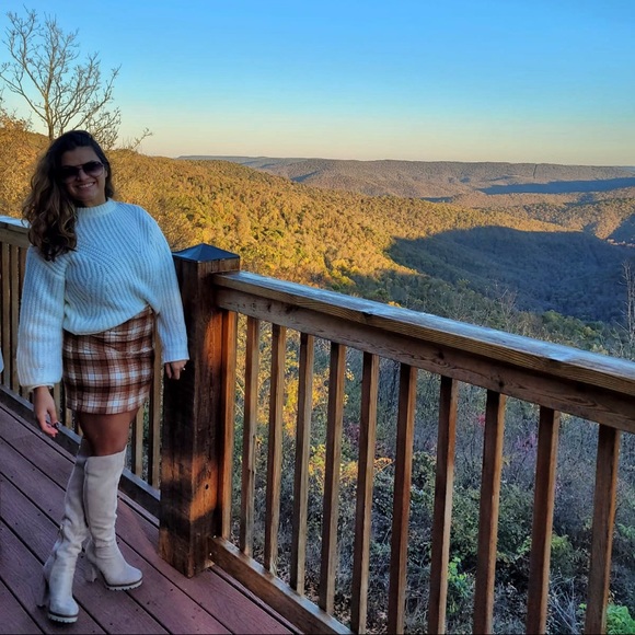 Meet the Posher - Picture 2 of 8